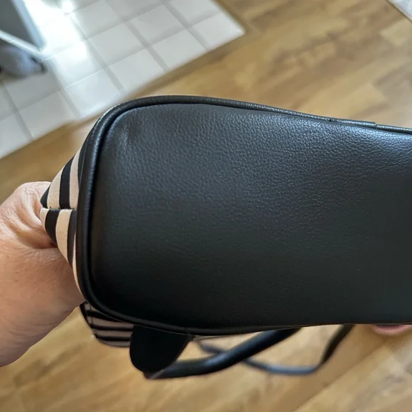 Betsey Johnson Striped Black and White Animal Face Handbag EUC - Picture 6 of 7